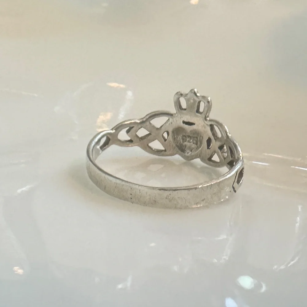 Vintage Sterling Silver Irish Celtic Claddagh Ring (8.5)